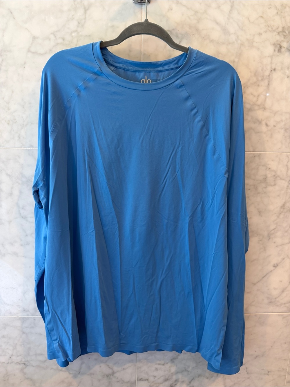 ALO Yoga Men’s Long-Sleeve Crew Shirt in Bright Blue, size XL